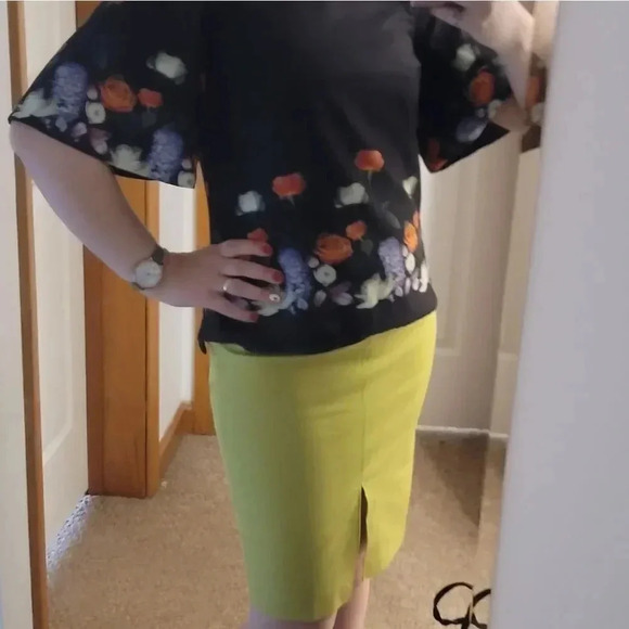 Ted Baker Amarga Kensington Cold-Shoulder Top - Picture 5 of 9